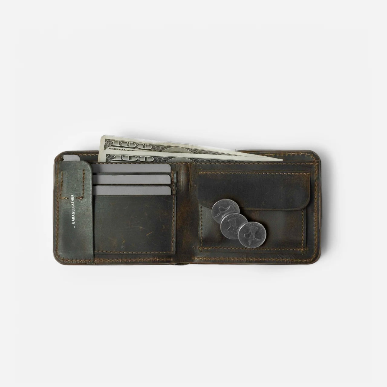 محفظة كلاسيكية قابلة للطي. لون شوكولاتة عتيق