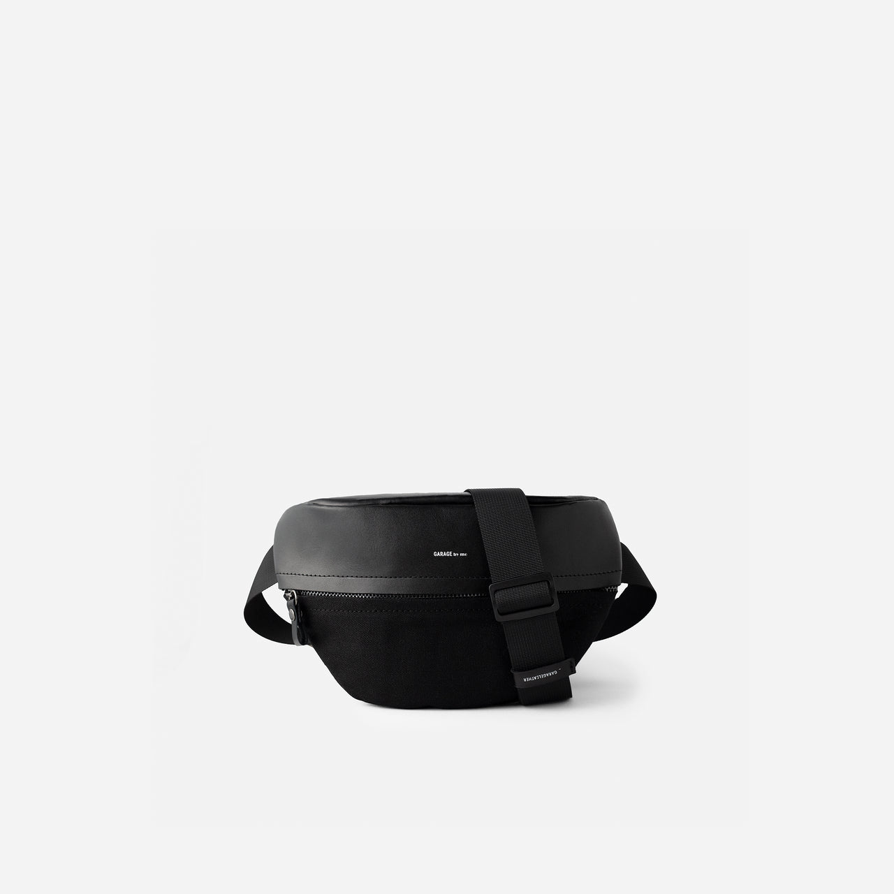 حقيبة كروس افياتور . أسود