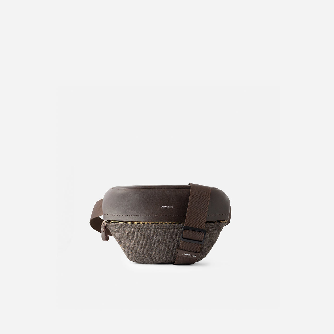 حقيبة كروس افياتور . كلاسيكي