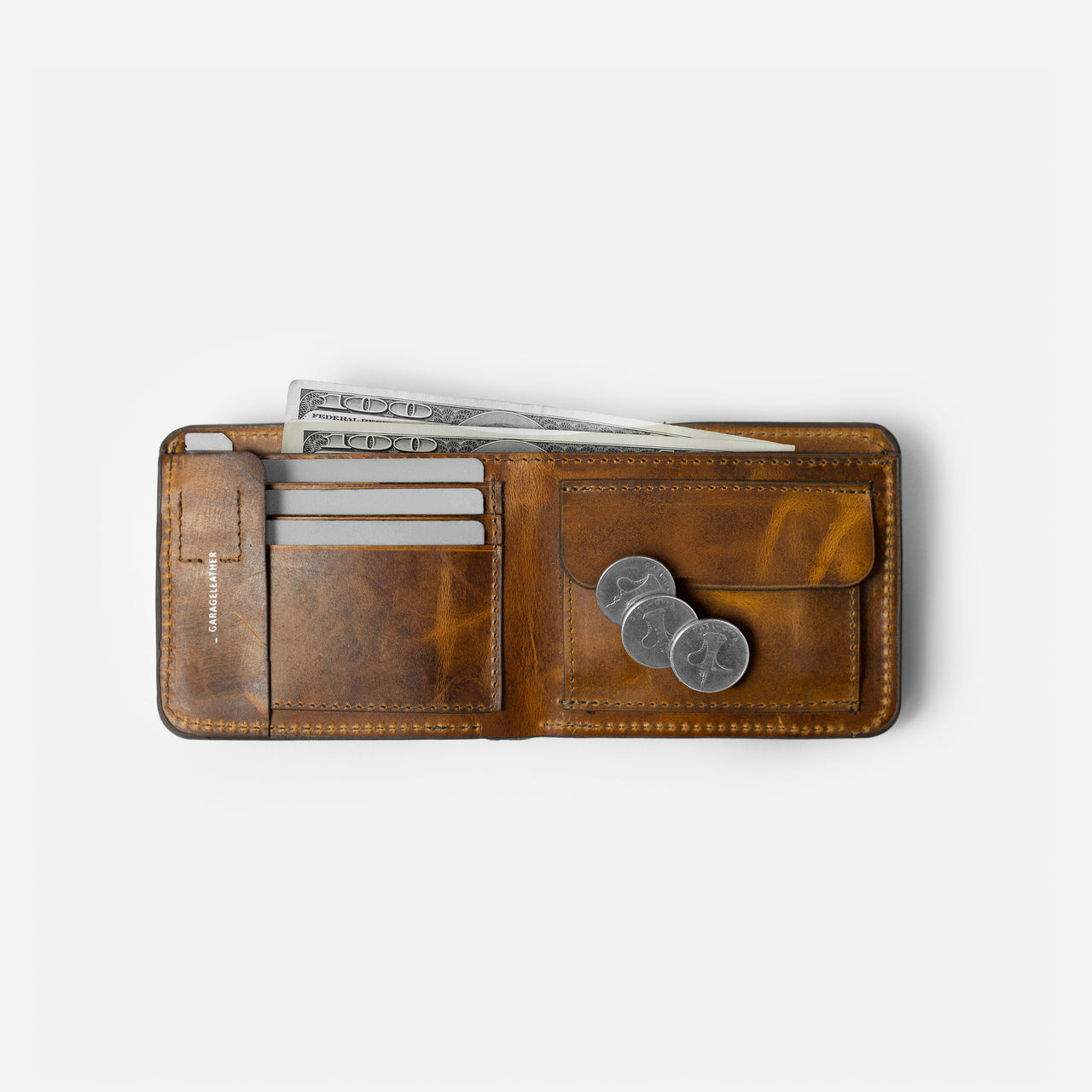 محفظة كلاسيكية قابلة للطي. تصميم عتيق طبيعي