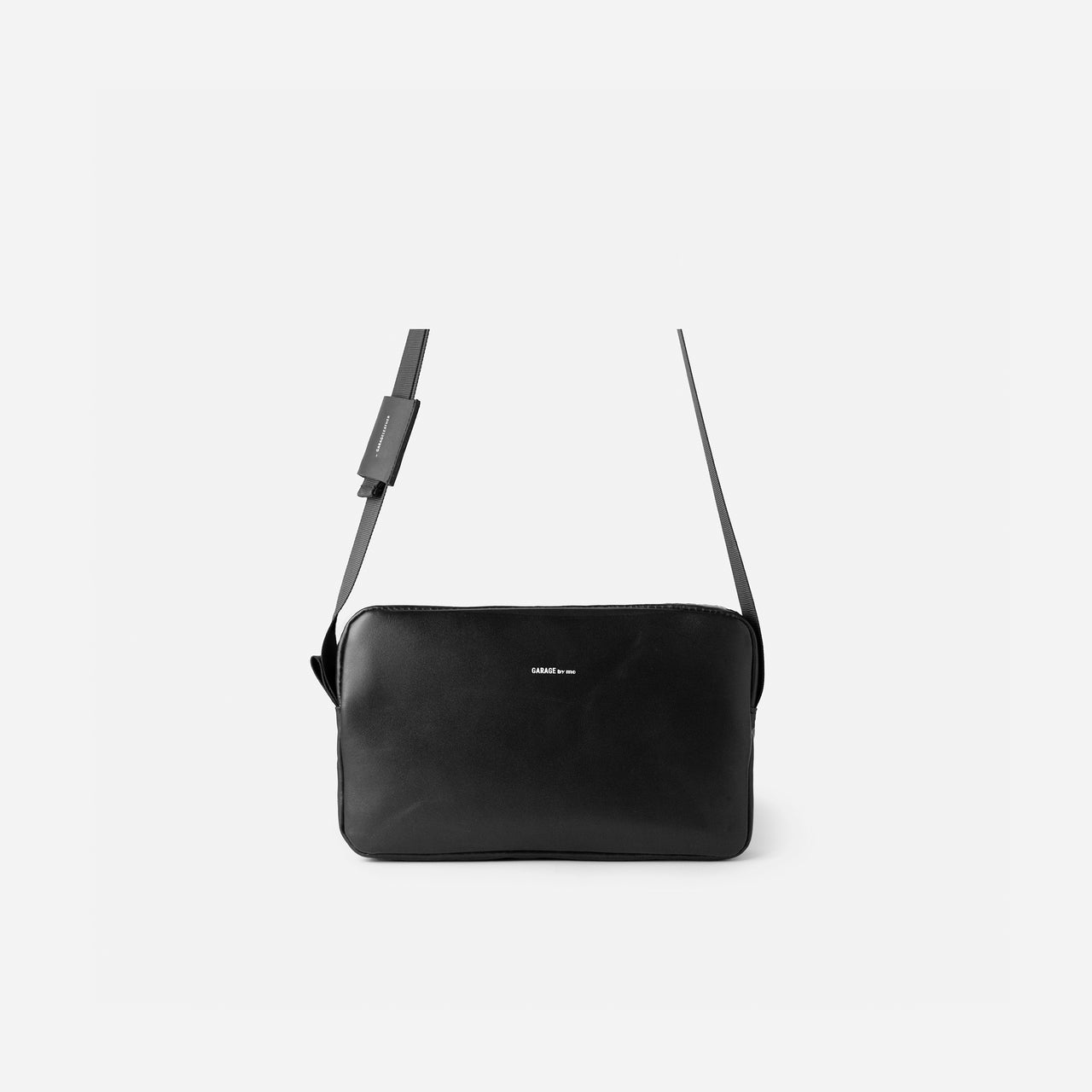 LEATHER CROSSBODY BAG . BLACK