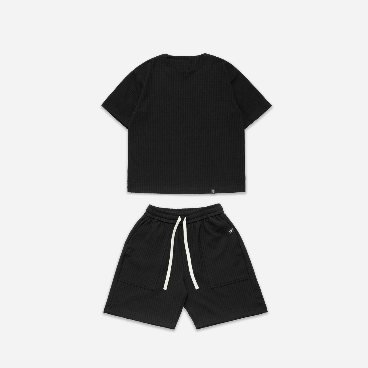 BASIC SET - SHORTS AND TEE SHIRT . BLACK
