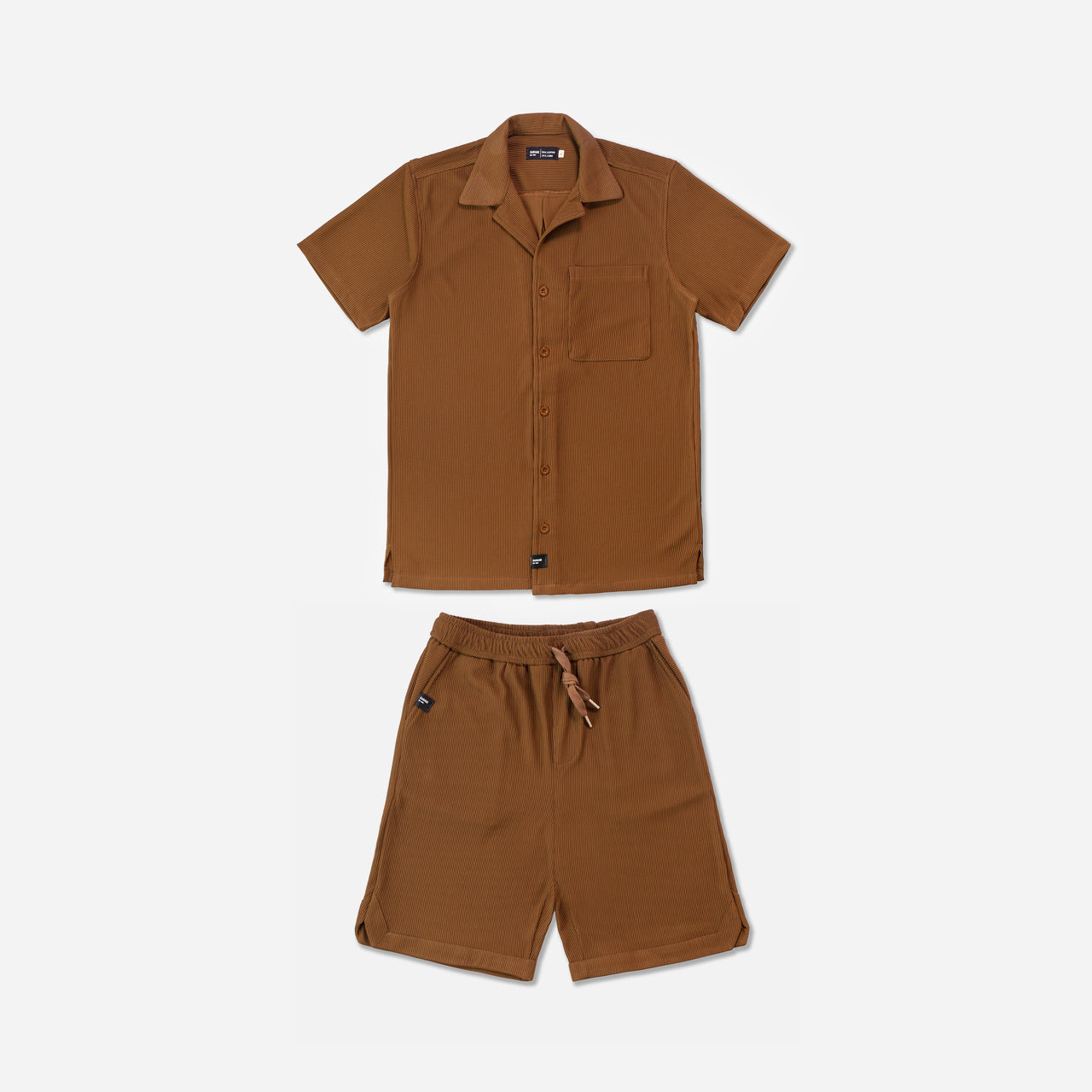 CLASSIC SET - SHORTS AND SHORT SLEEVE SHIRT POCKET. BROWN